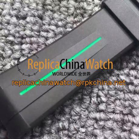 Replica Rolex Black & Green Rubber B Strap for Submariner